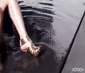 La mexicana Celia Lora desnuda en la piscina