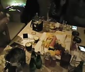 Festa fatta in casa va fuori controllo