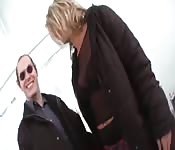 Bien s'amuser avec une blonde