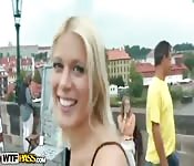 De turismo com uma sexy loira