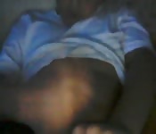 un ombre muestra el pene