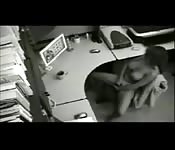 Junge Amateurinnen werden beim Masturbieren gefilmt
