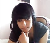 Una bella araba si spoglia