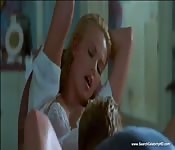 Charlize Theron numa cena quente de sexo