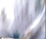 Lei si masturba da sola nella stanza