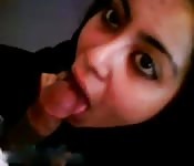 Garota índia chupando pau