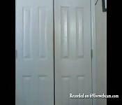 Young girl naked dancing on cam live