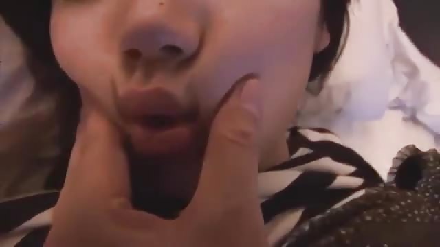 Geiles Teen Wird Im Bett Hart Penetriert Gratis Pornos und Sexfilme Hier Anschauen